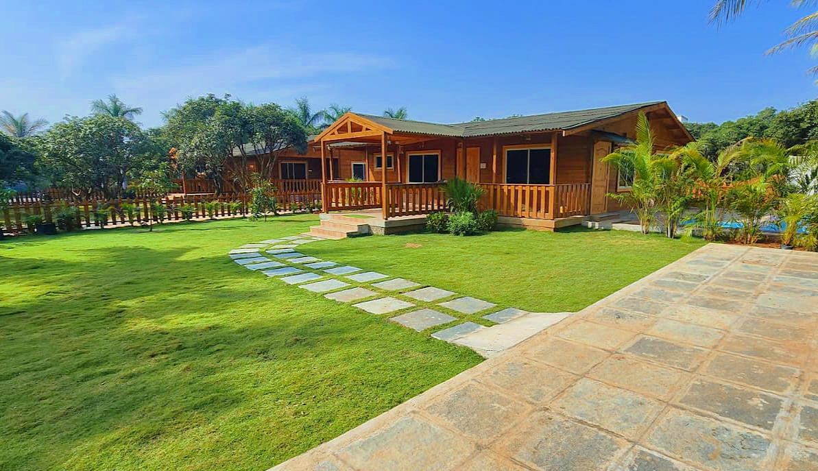 Villa lawn